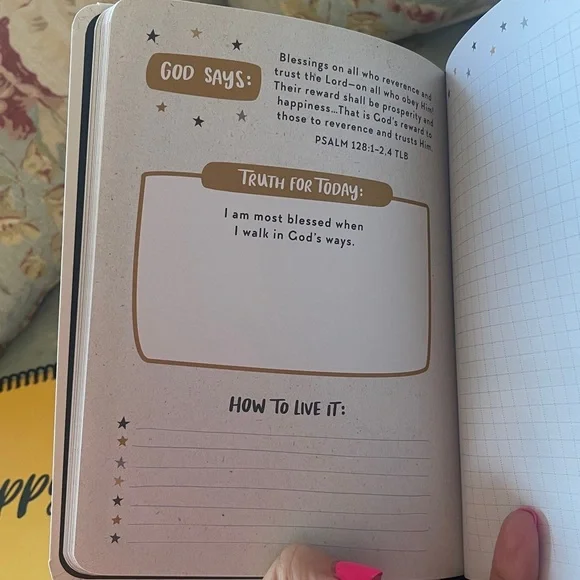 Set of 2 Encouraging Journals 🌺 - Picture 5 of 9